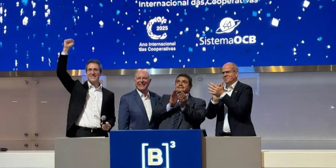 Cooperativismo abre pregão da B3 e celebra reconhecimento global