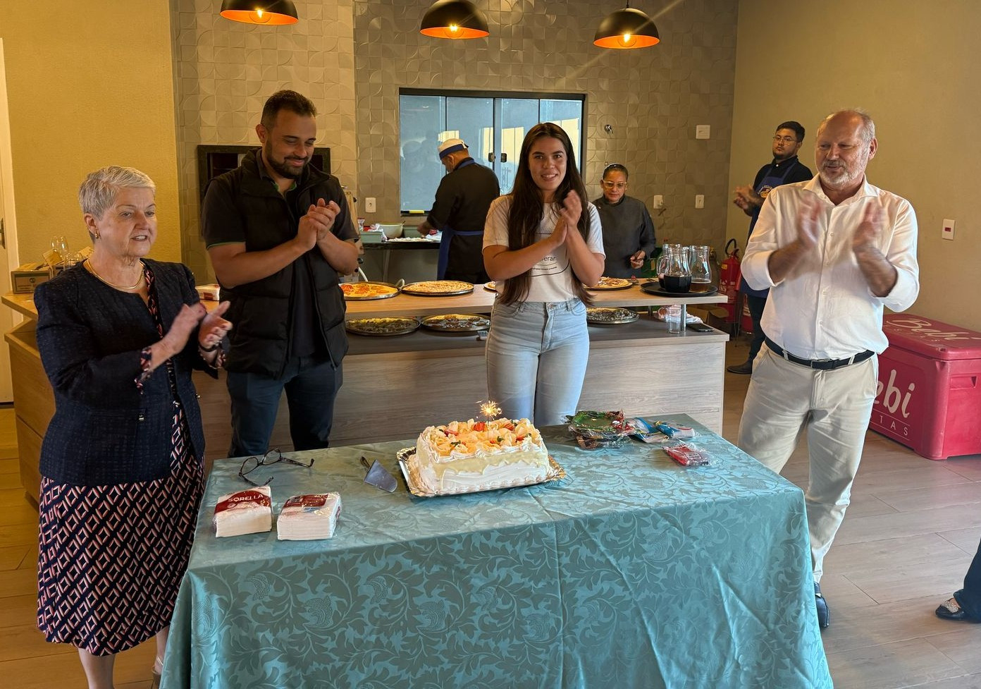 Dia do Trabalhador é celebrado com tarde da pizza para colaboradores do Sistema OCB/MS