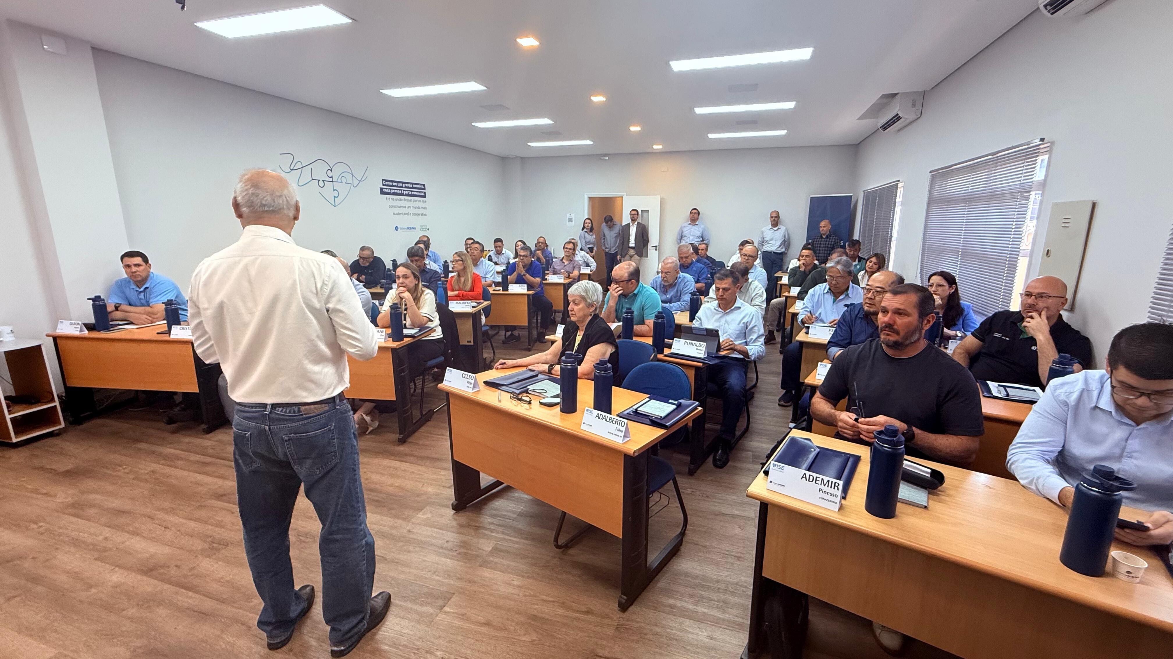  1º Programa de Formação de Presidentes e Dirigentes de Cooperativas tem aula inaugural em Campo Grande