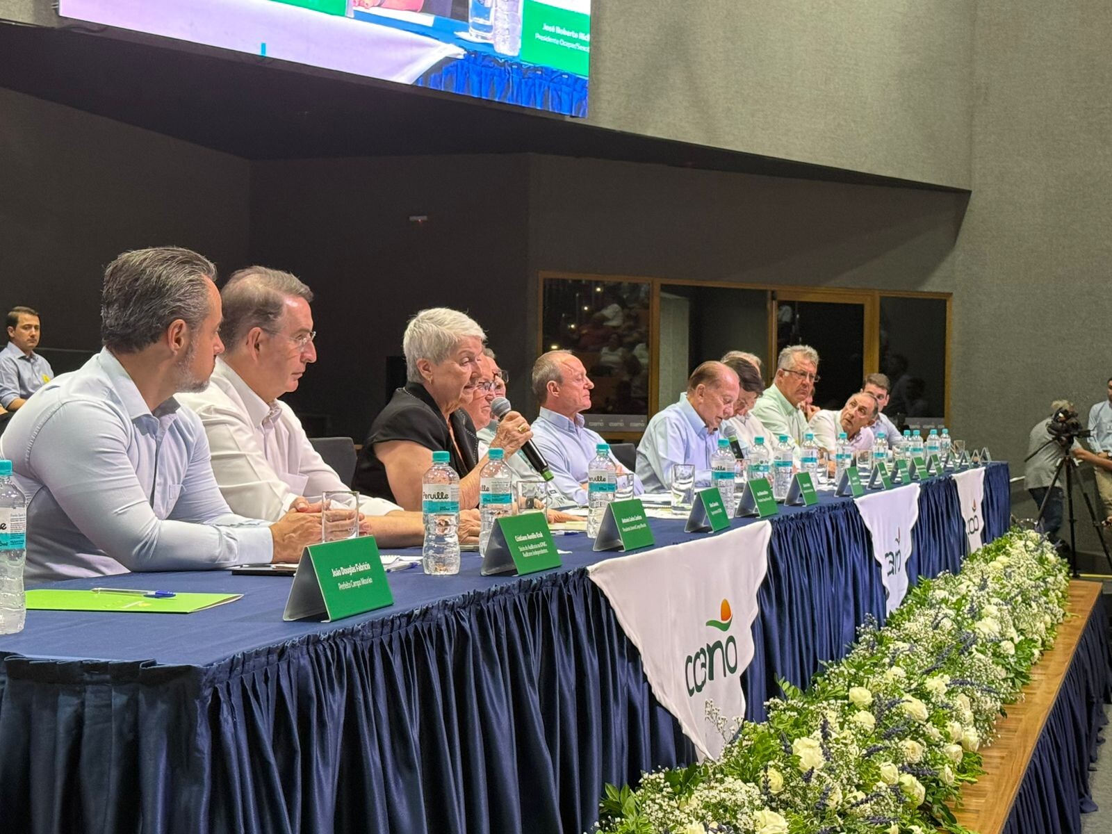 Superintendente do Sistema OCB/MS é homenageada em Assembleia da Coamo que celebra força do cooperativismo e distribuição de sobras