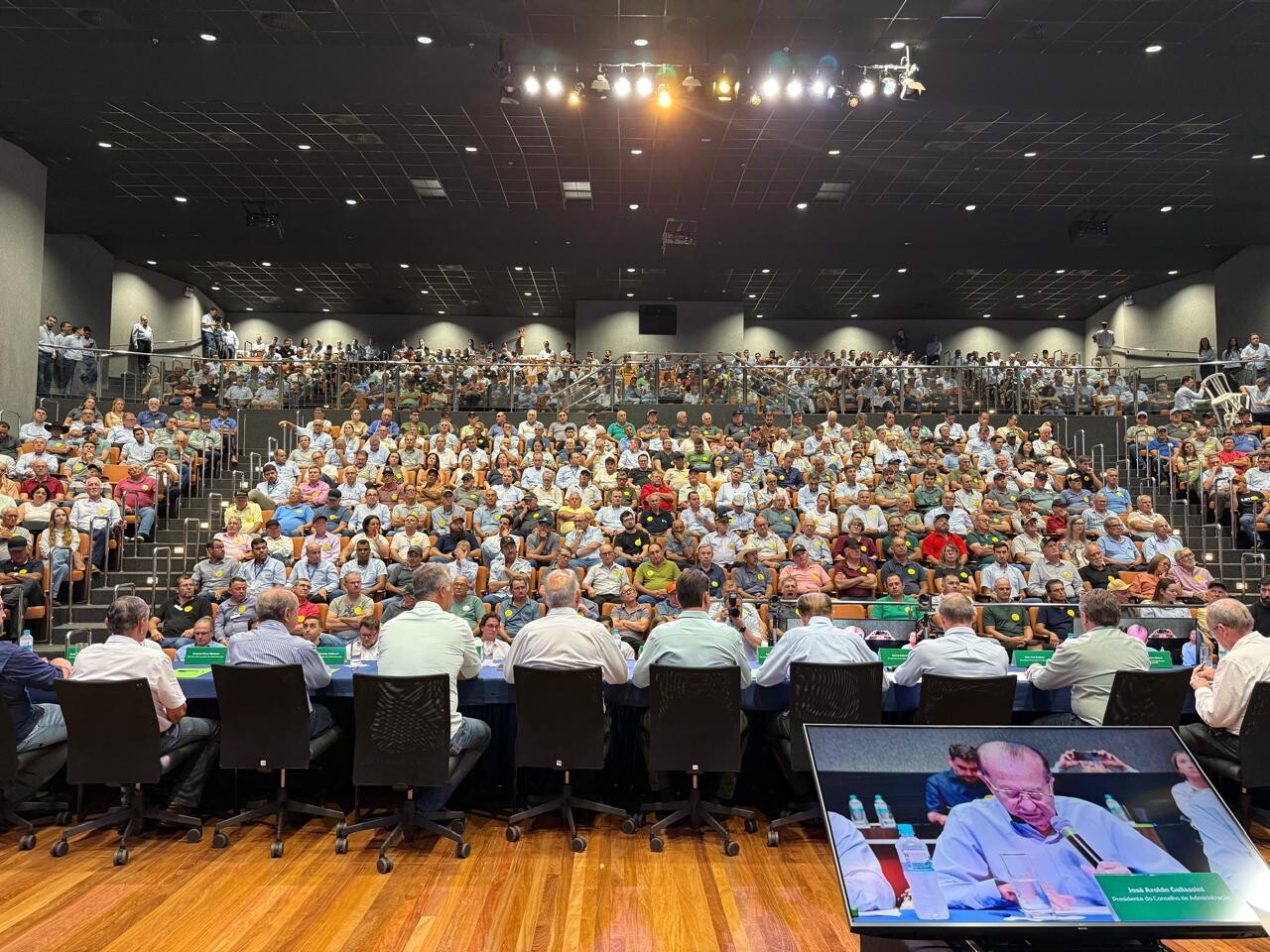 14. AGO Coamo homenagem Dona Dalva auditorio