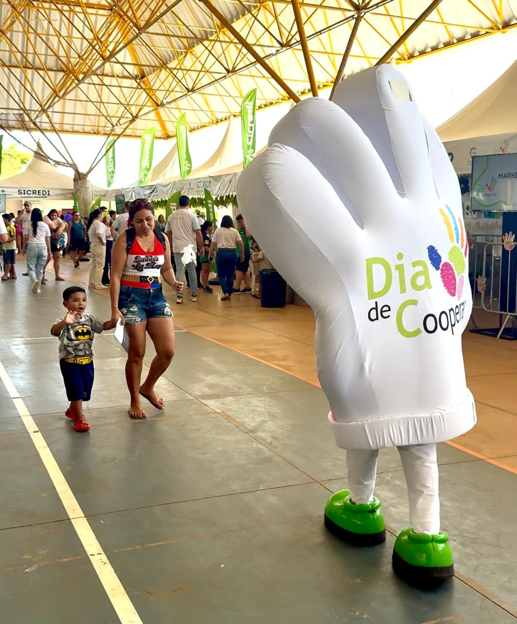 86. Mãozinha e criança