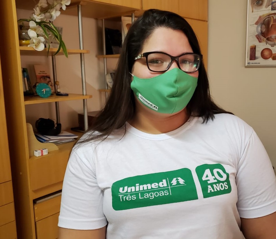 Unimed Três Lagoas distribui máscaras personalizadas em consultórios do município