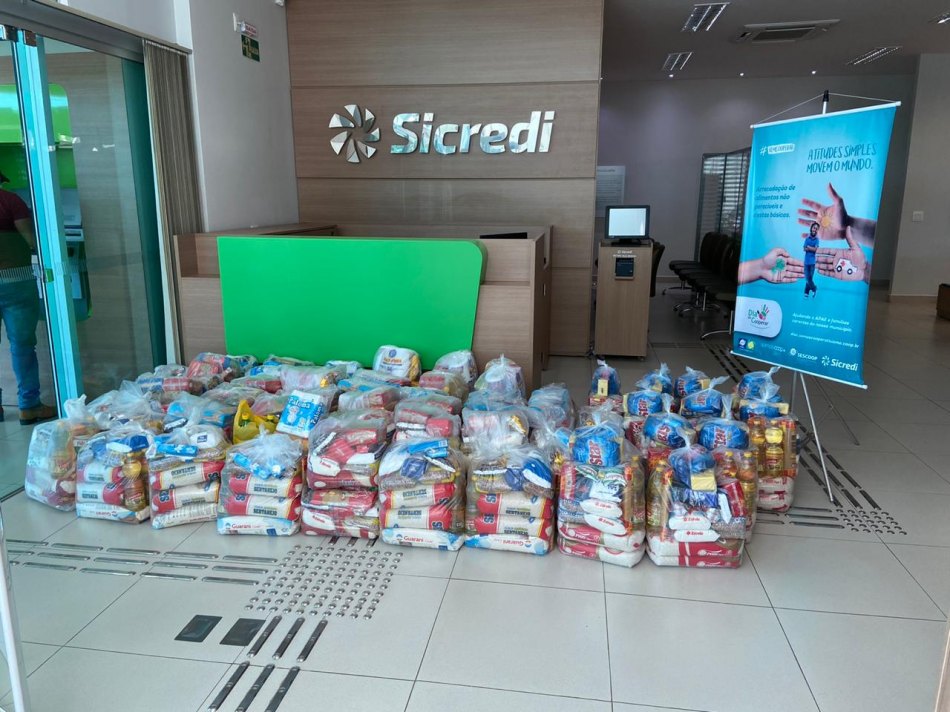 Sicredi Celeiro arrecada mais de 14 toneladas em alimentos e produtos de higiene e limpeza