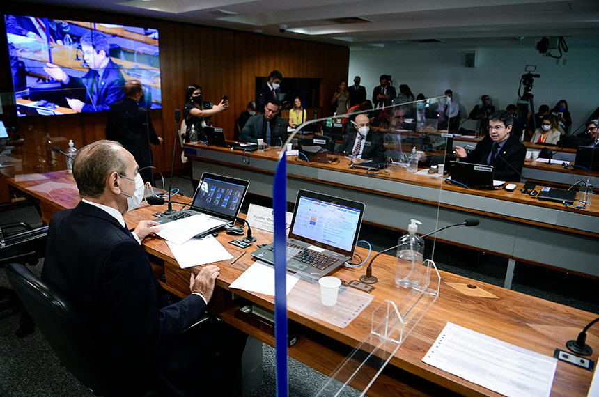 Uso dos campos de altitude por produtores rurais é tema de audiência no Senado
