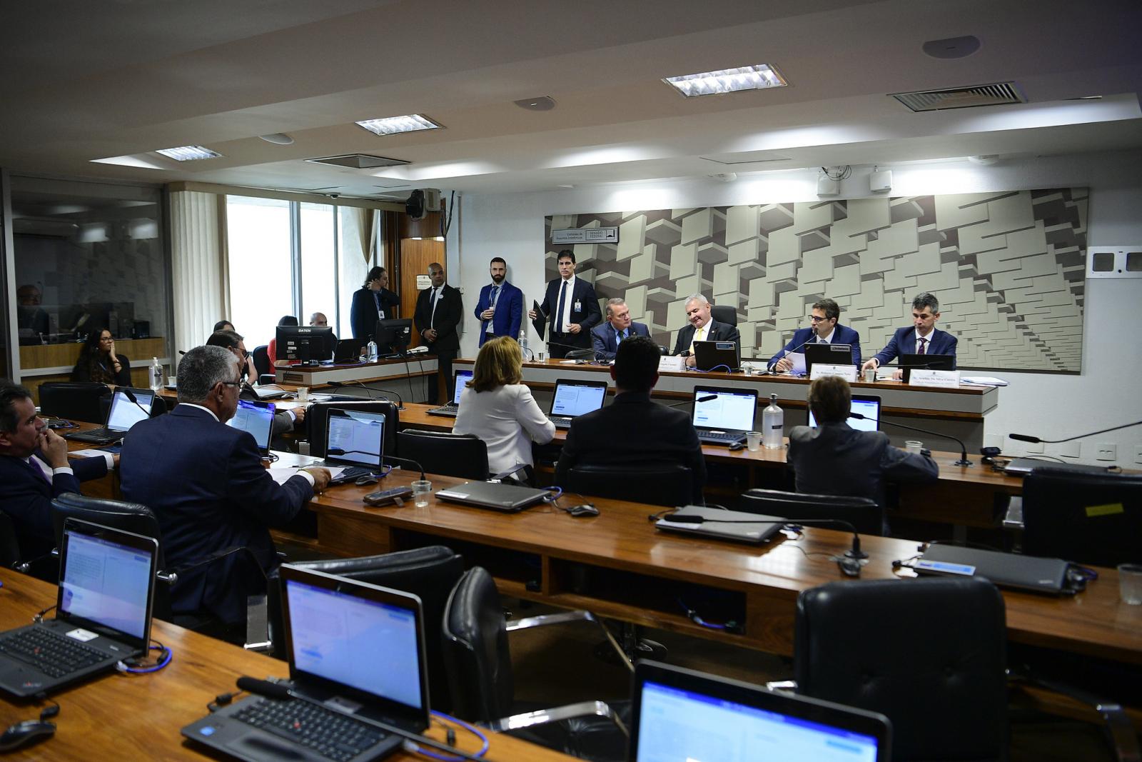 Presidente do Banco Central destaca papel das coops de crédito em audiência no Senado