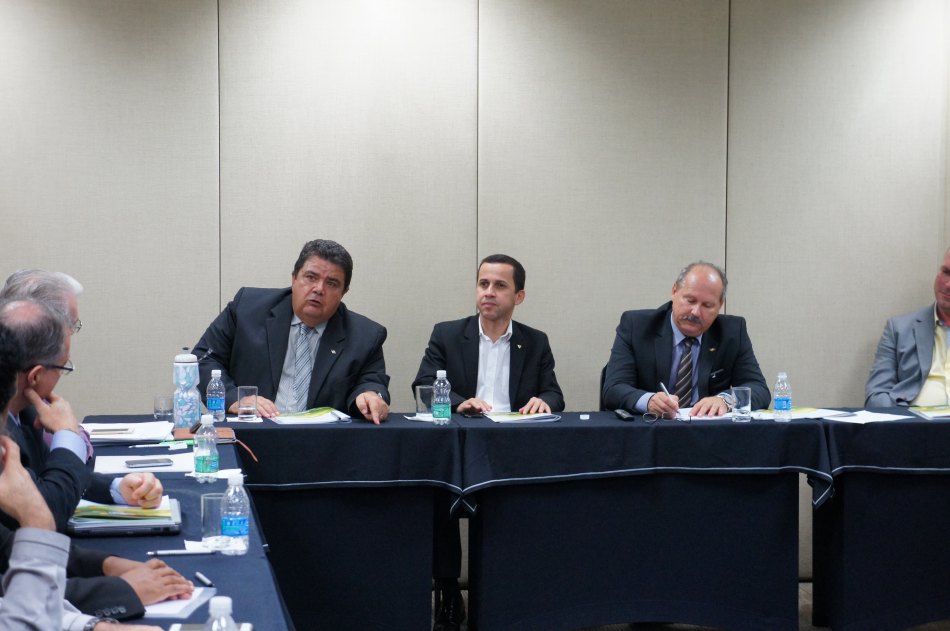 Celso Régis é reeleito presidente da Confebrás