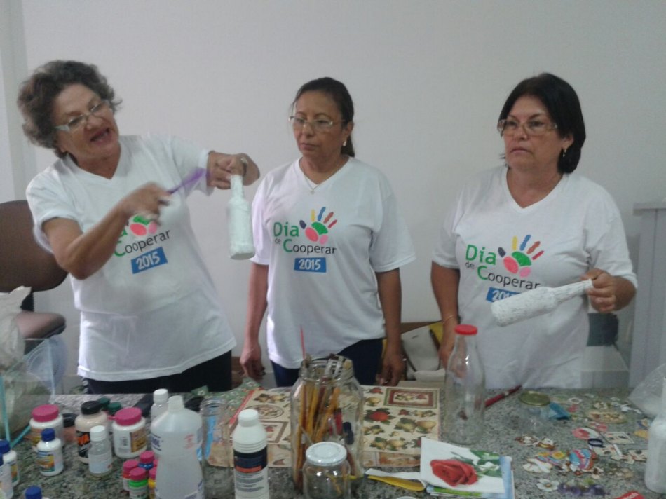 Sicredi União MS realiza Dia C com muito artesanato