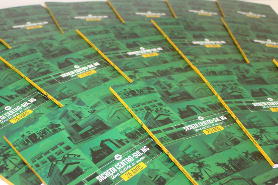 Sicredi Centro-Sul MS lanca livro em comemoracão aos 25 anos
