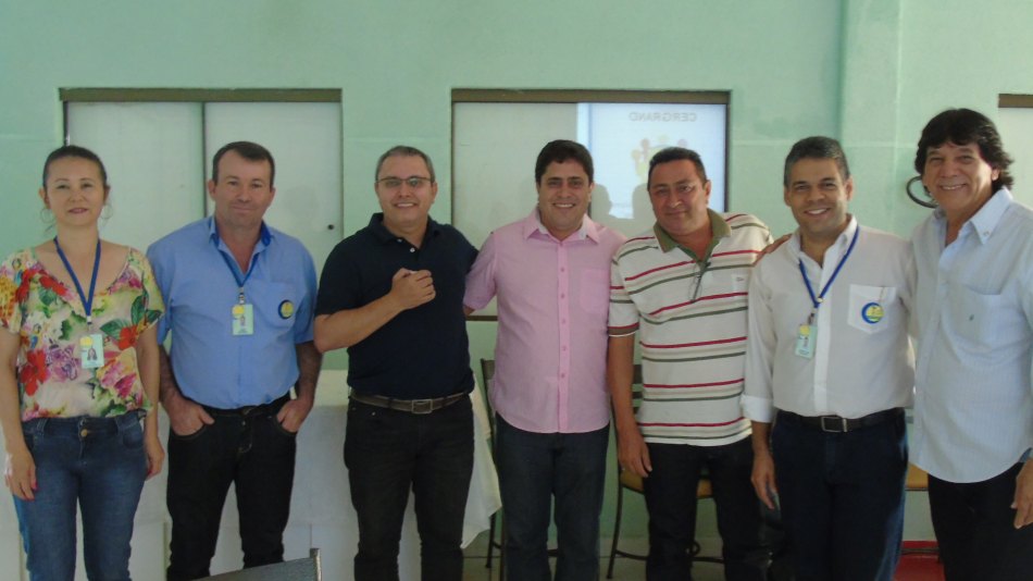 Dirigentes de MT visitam cooperativas de eletrificacão rural no MS