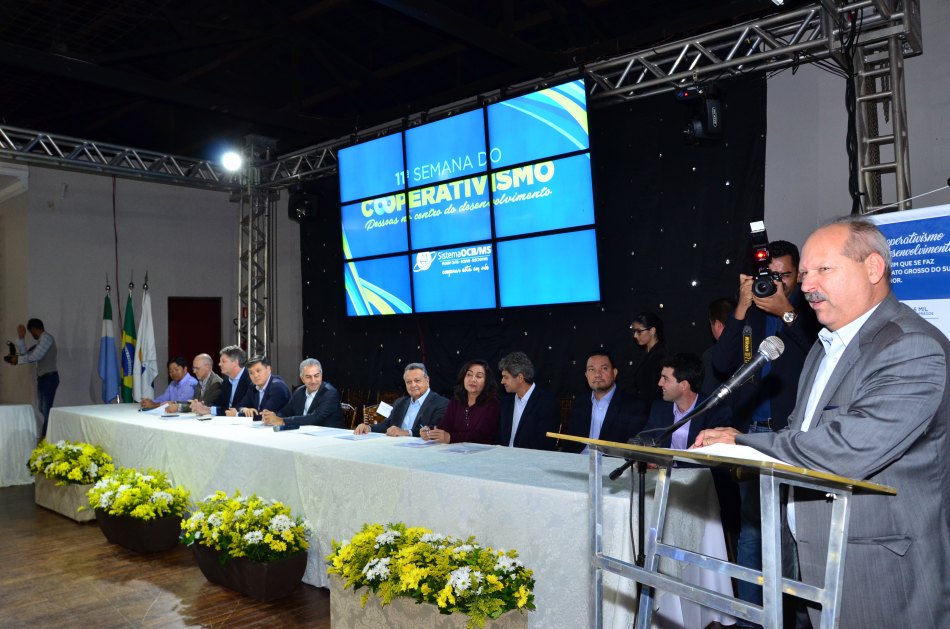 Abertura da XI Semana do Cooperativismo reúne mais de700 pessoas em Dourados