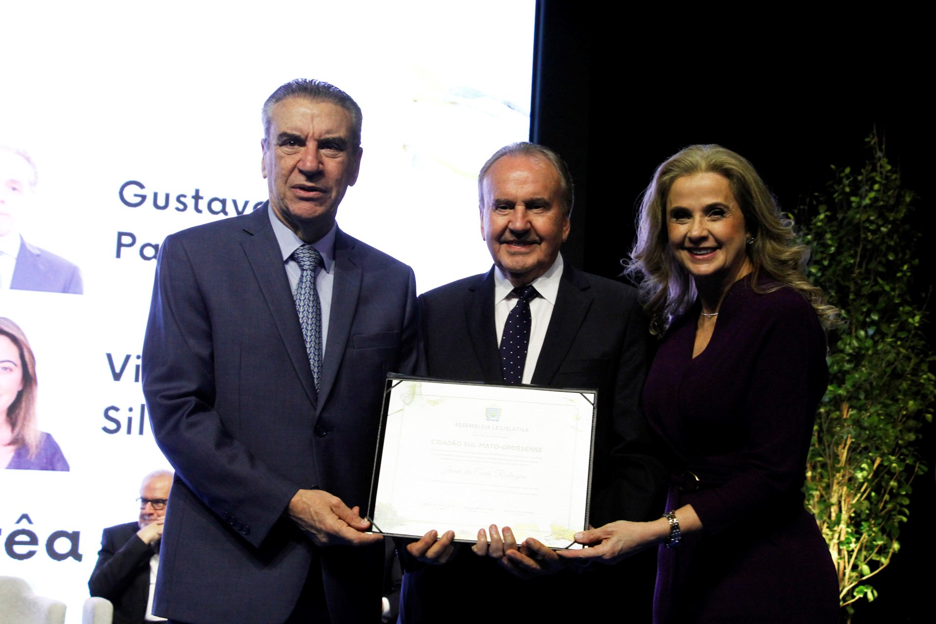 Assembleia Legislativa homenageia líderes cooperativistas com Título de Cidadão Sul-Mato-Grossense e Comenda do Mérito Legislativo