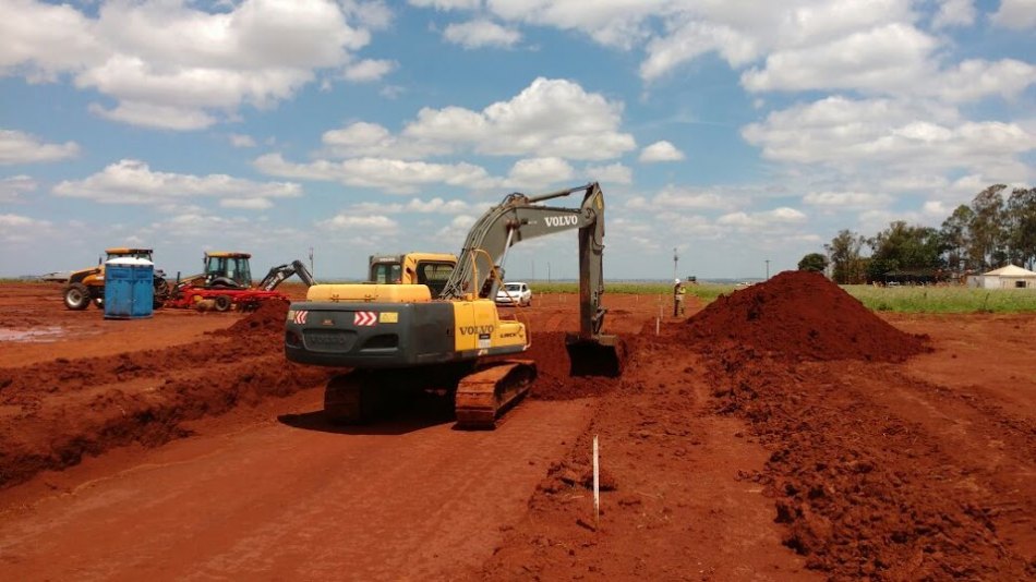 Comeca a terraplenagem da nova indústria da Coamo em Dourados