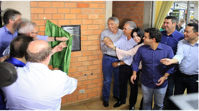Coamo inaugura entreposto de Sidrolândia com presenca de governador e deputados