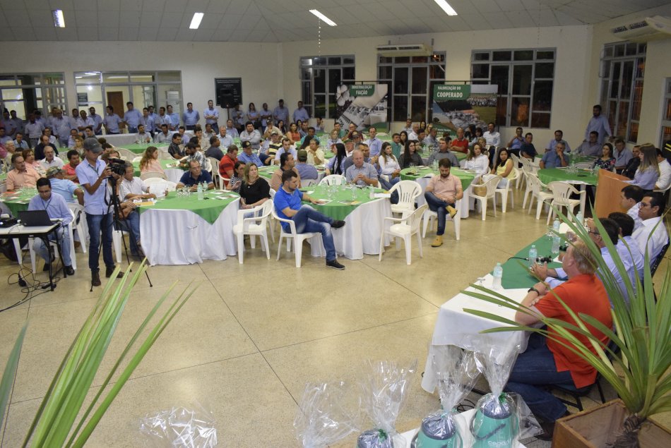 Cooperados participam da 40º Assembleia Geral da Copasul