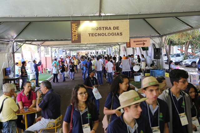Feira de agricultura familiar atraiu mais de 2.500 pessoas em Dourados