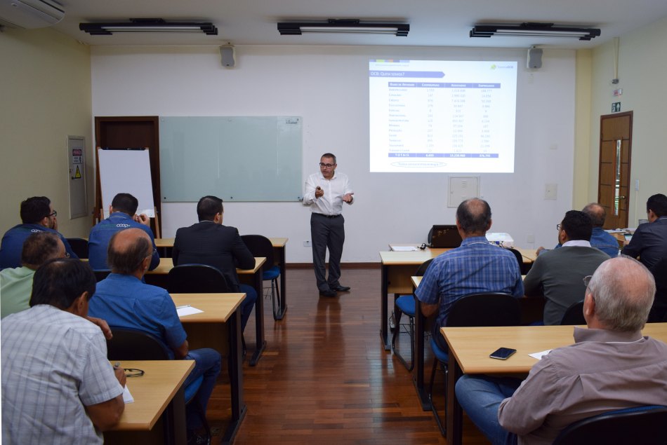 Cooperativas se reúnem para Seminário Desafios e Oportunidades para o Cooperativismo de Energia