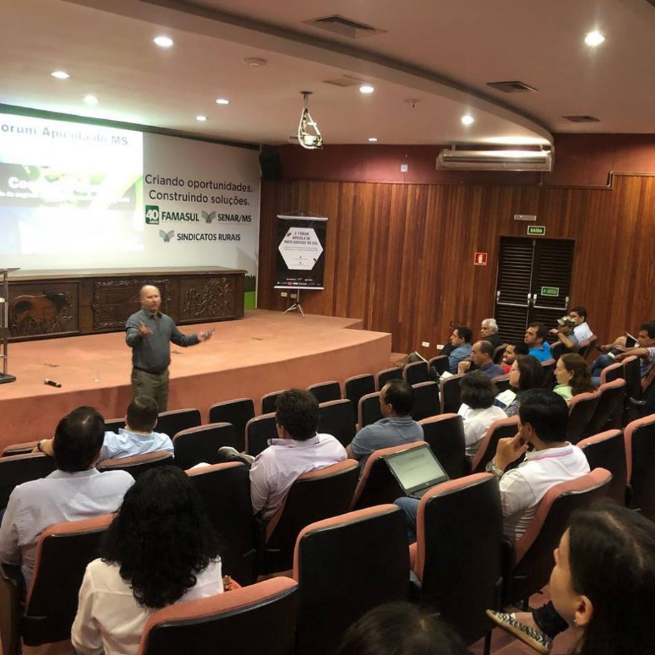 Cooperativismo presente no I Fórum Apícola de MS