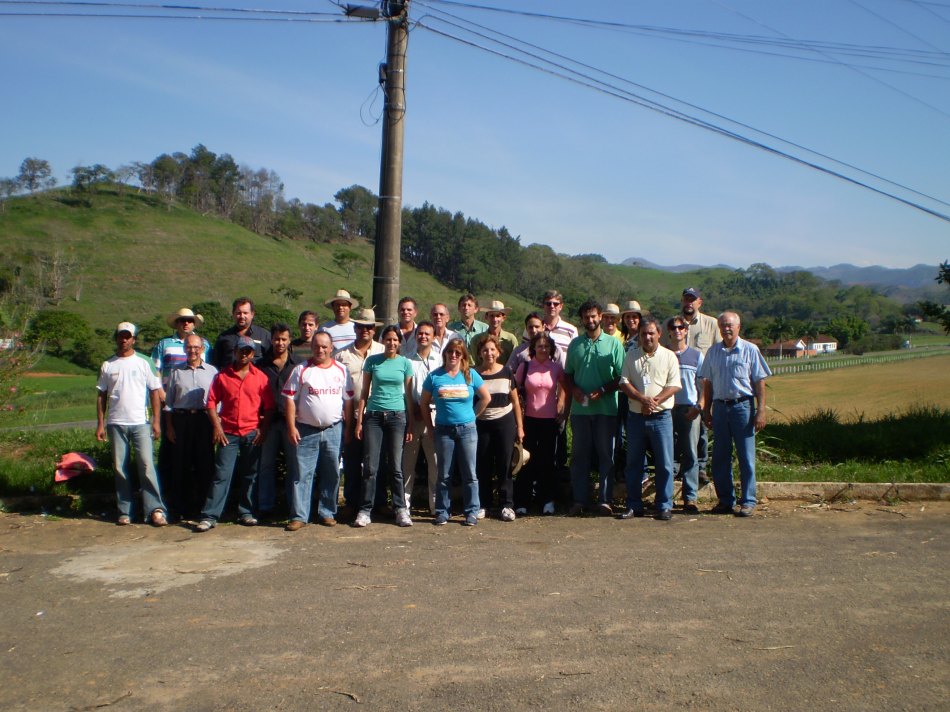 Cooperativas de leite de MS visitaram Minas Gerais em missão técnica