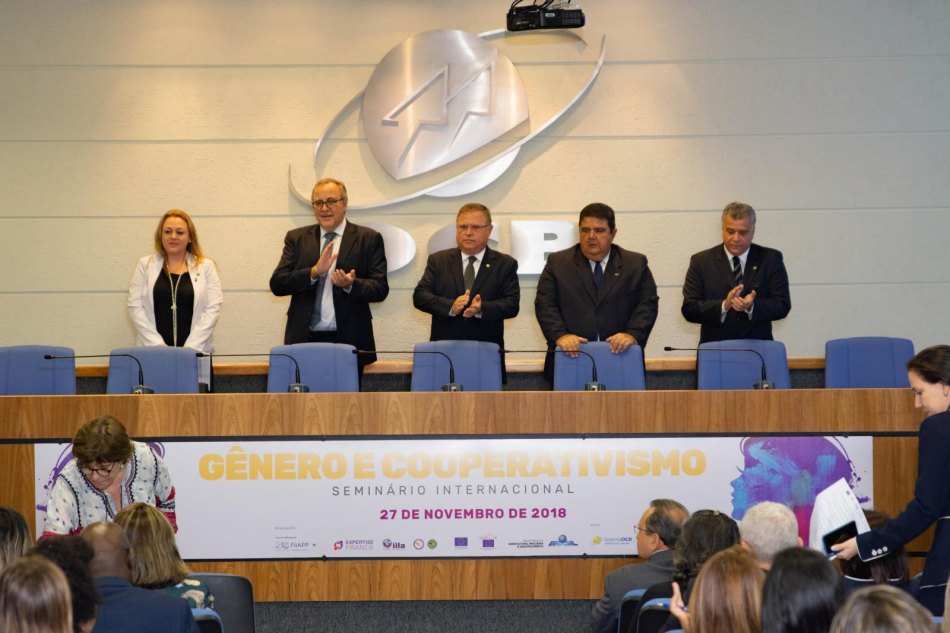 Cooperativas mostram a forca da mulher do campo