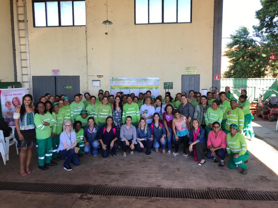 Sicredi leva palestra sobre Identidade e Relacionamento a funcionárias da Solurb na Capital