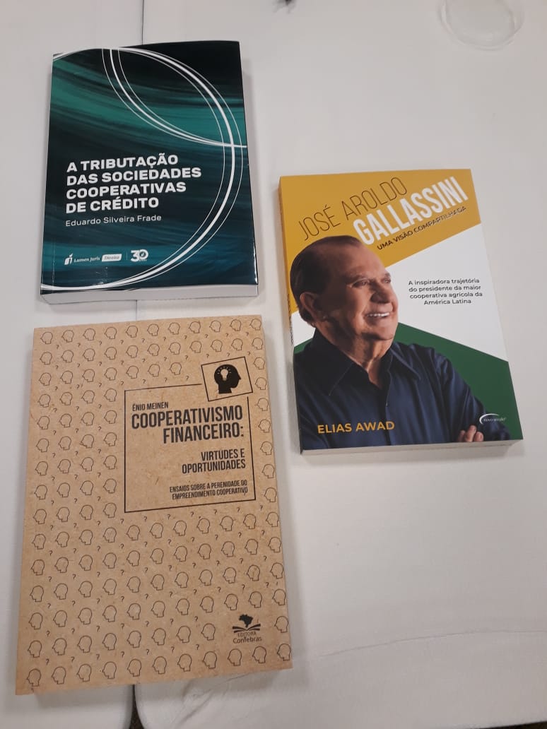 Livros são lancados durante congresso