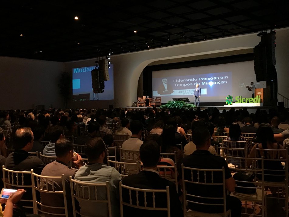 Sicredi Centro-Sul MS inova com evento que incentiva o empreendedorismo e a cooperacão