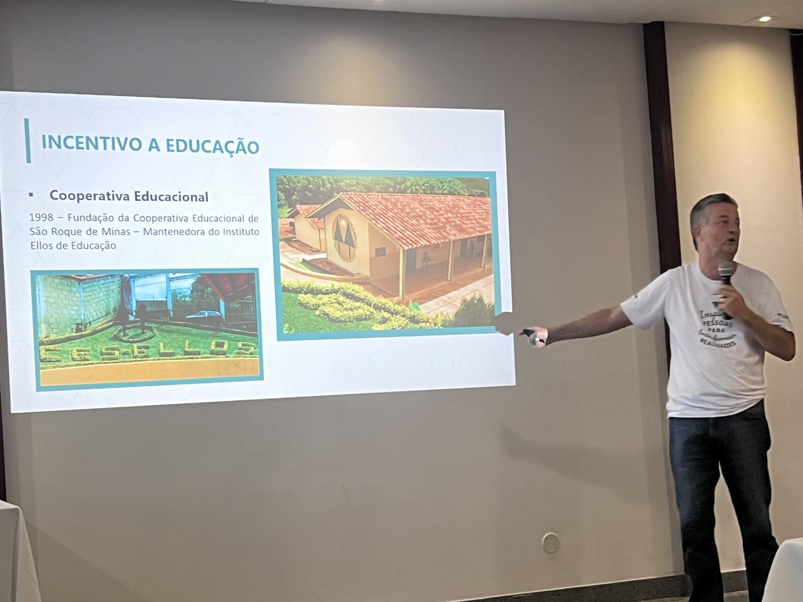 Palestra destaca força do cooperativismo de crédito no desenvolvimento das comunidades