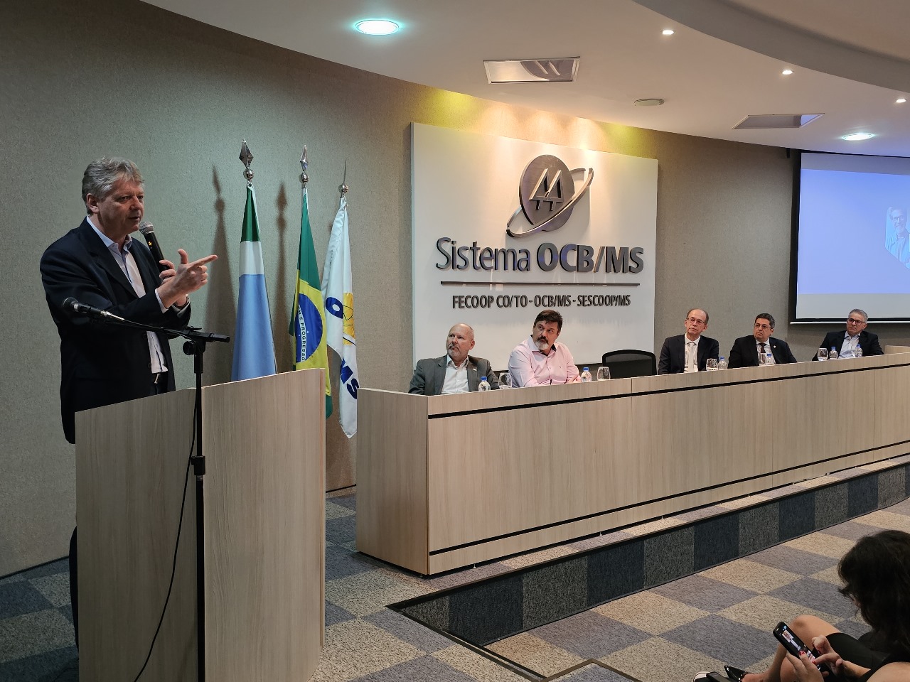 Governo Digital: processo de abertura de empresas em MS agora pode ser feito pelo WhatsApp