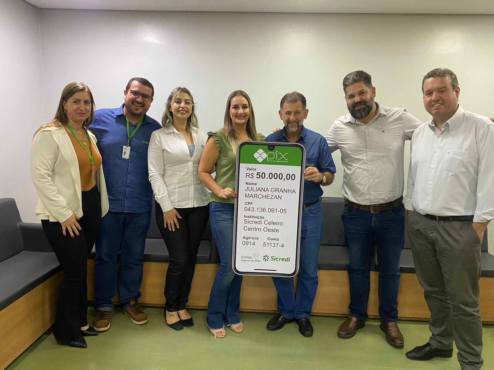 Associada Sicredi Celeiro é contemplada com prêmio de R$ 50 mil do Seguro de Vida