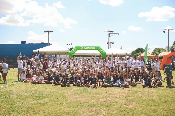 Dia C mobiliza cooperativas e beneficia cerca de 200 crianças em Chapadão do Sul