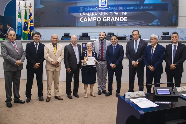 Dalva Caramalac é homenageada por trajetória dedicada ao fortalecimento do cooperativismo