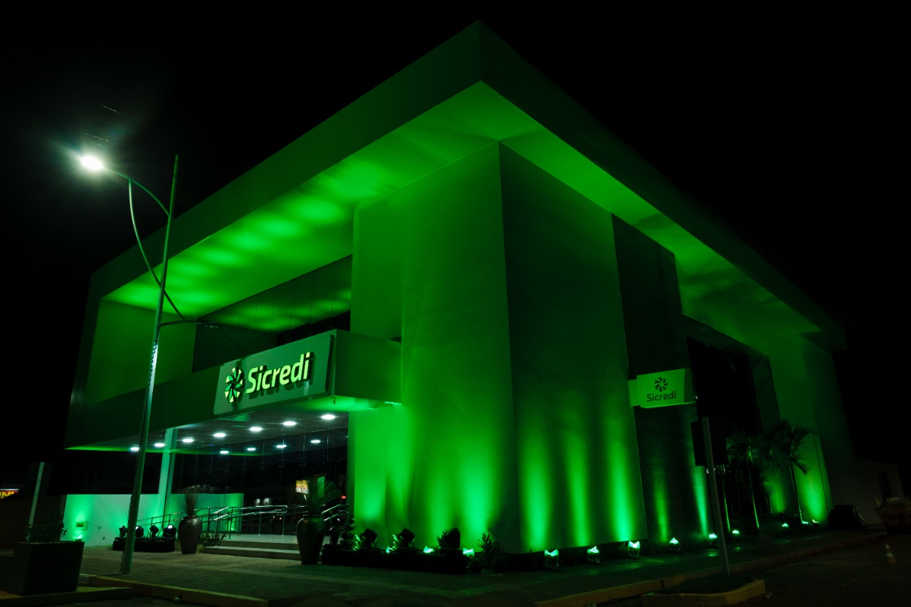 Sicredi Centro-Sul MS reinaugura agência Rio Brilhante em novo endereço